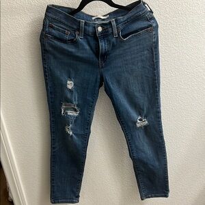 Women's Levi’s boyfriend 
Blue Distressed Jeans